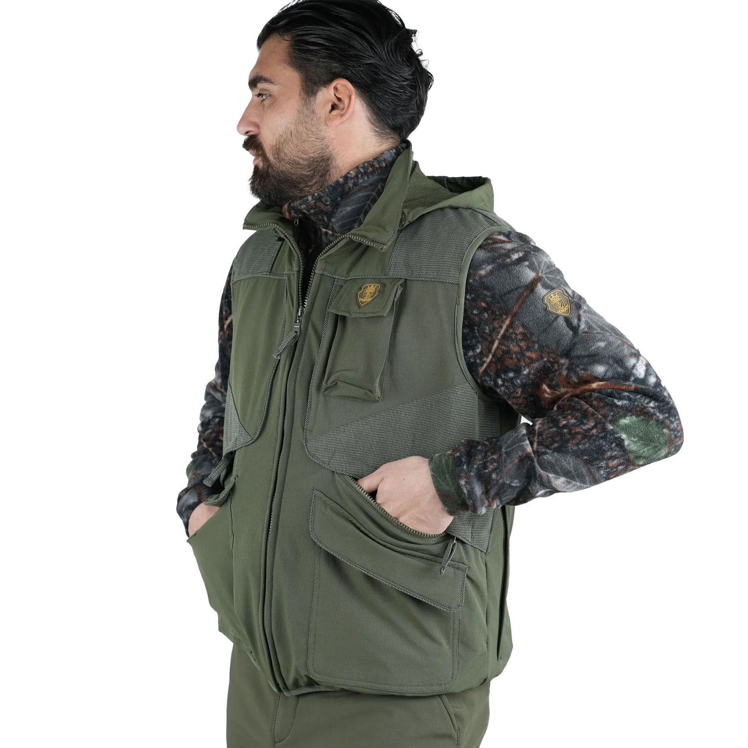 Gilet smanicato arancio verde elasticizzato antispino e antistrappo con la presenza di carniere caccia