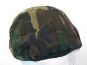 CaÃ­da de la cubierta del casco coprielmetto ejÃ©rcito italiano militar de camuflaje del desierto