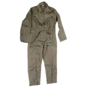 Traje de la fuerza aÃ©rea para especialista en color gris.