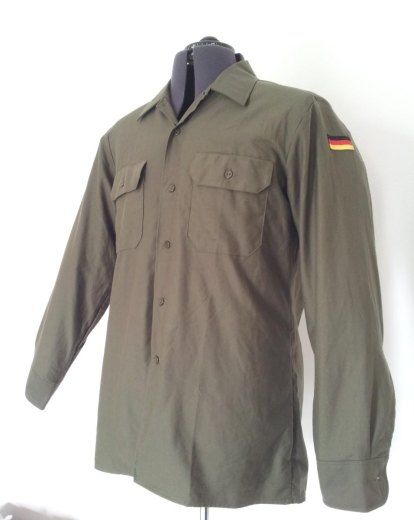 Camicia tedesca in cotone leggero con tasche e bandierina vintage