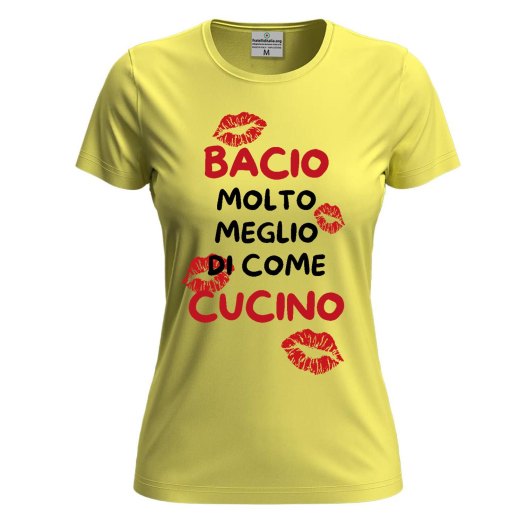 T-shirt classica donna a manica corta con stampa Bacio meglio di come cucino slim San Valentino chef cuoca