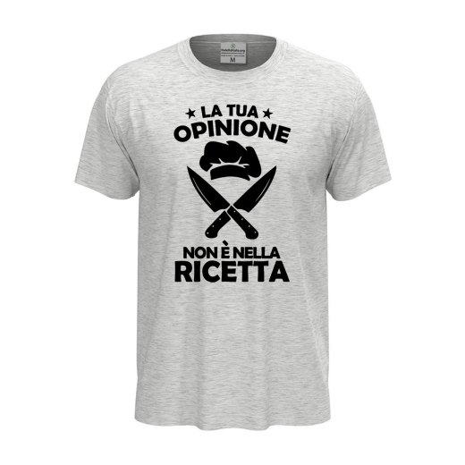 T-shirt classica a manica corta con stampa DTF "LA TUA OPINIONE NON è NELLA RICETTA" chef cuoco divertente