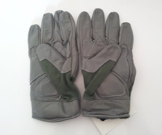 Guanto grigio verde antistrappo e nomex