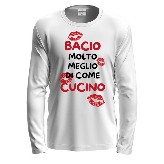 T-shirt a manica lunga con stampa DTF "Bacio meglio di come cucino", regalo fidanzati cuochi chef