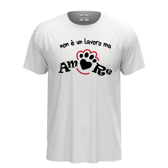 T-shirt classica a manica corta con stampa NON E' UN LAVORO MA AMORE toelettatori veterinari idea regalo