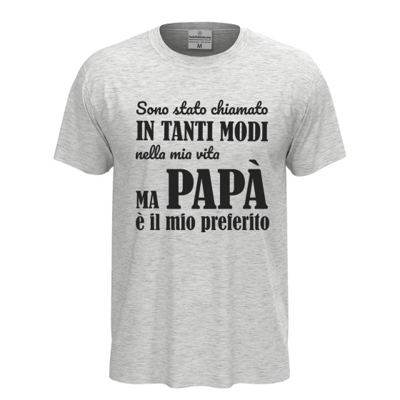 T-shirt classica stampa "Papa' è il migliore", idea regalo disponibile compleanno padre figlio