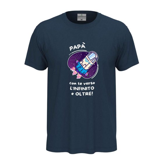 T-shirt classica unisex a manica corta con stampa "OLTRE L'INFINITO", idea regalo disponibile in diversi colori e taglie.