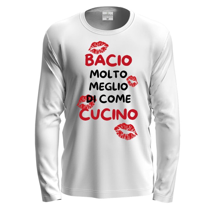 T-shirt a manica lunga con stampa DTF "Bacio meglio di come cucino", regalo fidanzati cuochi chef