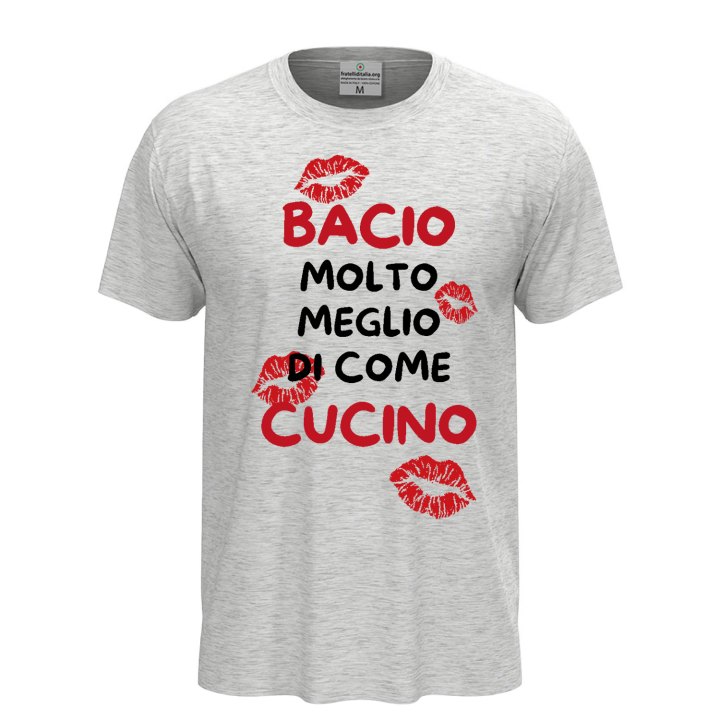 T-shirt maglia manica corta con stampa DTF "Bacio meglio di come cucino" per uomo donna chef cuoco San Valentino