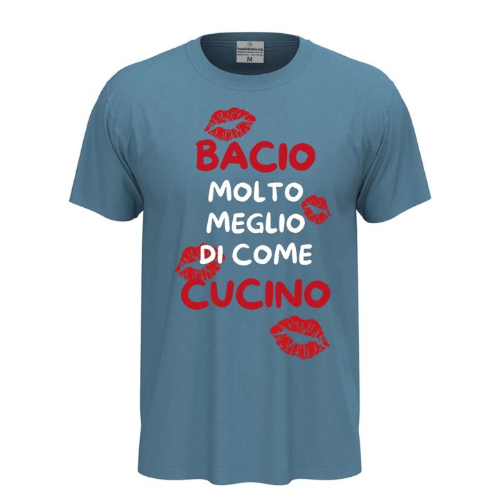 T-shirt maglia manica corta con stampa DTF "Bacio meglio di come cucino" per uomo donna chef cuoco San Valentino